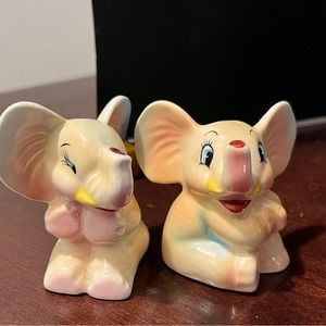 Vintage Japan elephant salt and pepper shaker set